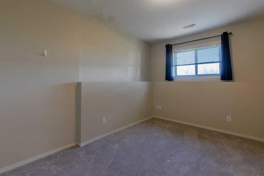 5 Tartan Boulevard W #5