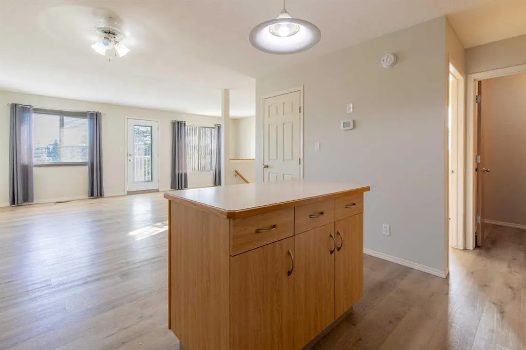 5 Tartan Boulevard W #5