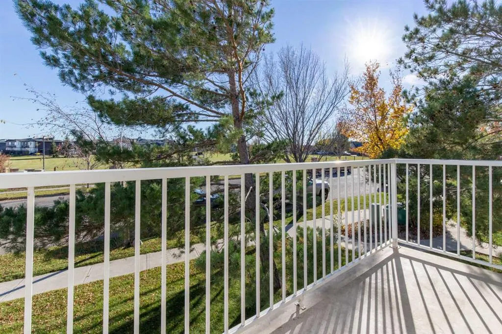 5 Tartan Boulevard W #5