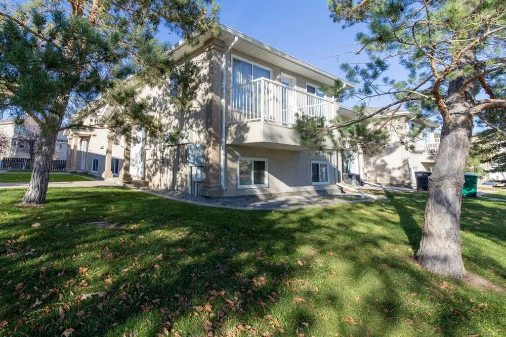 5 Tartan Boulevard W #5