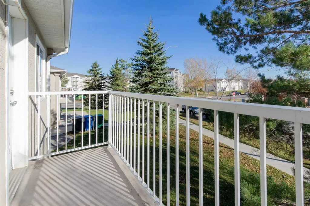 5 Tartan Boulevard W #5