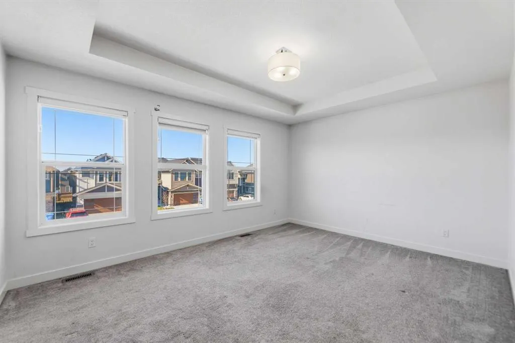 109 Homestead Crescent NE