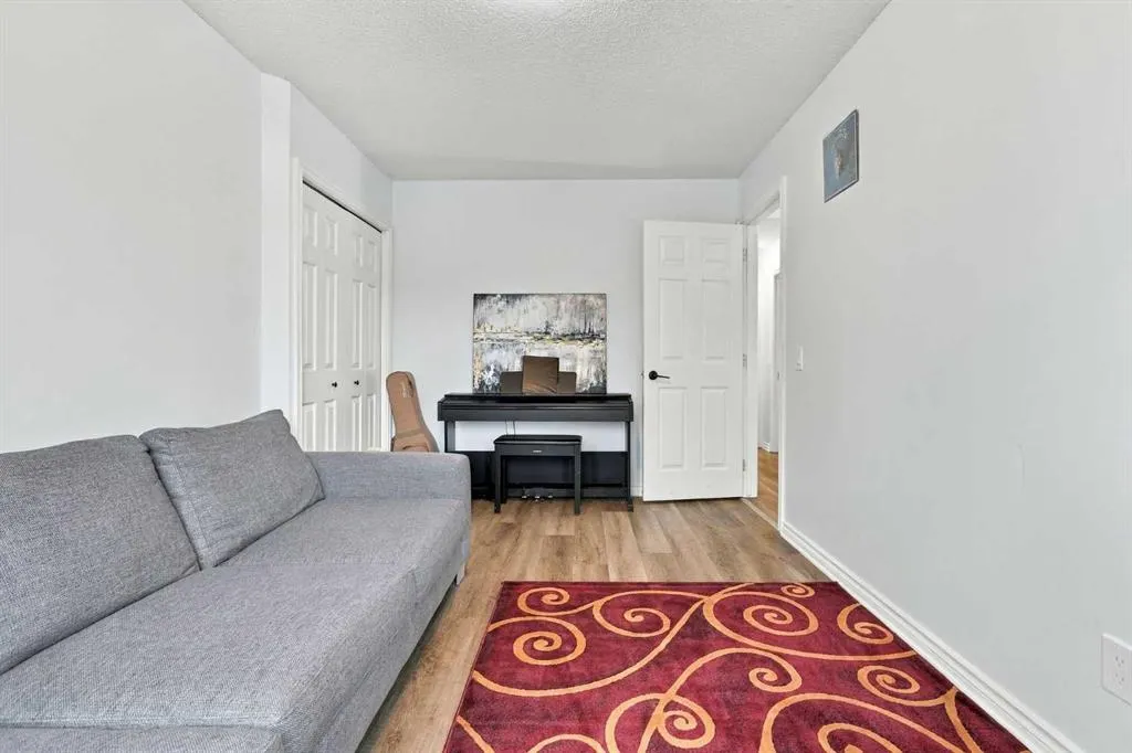 16 Mckenna Place SE
