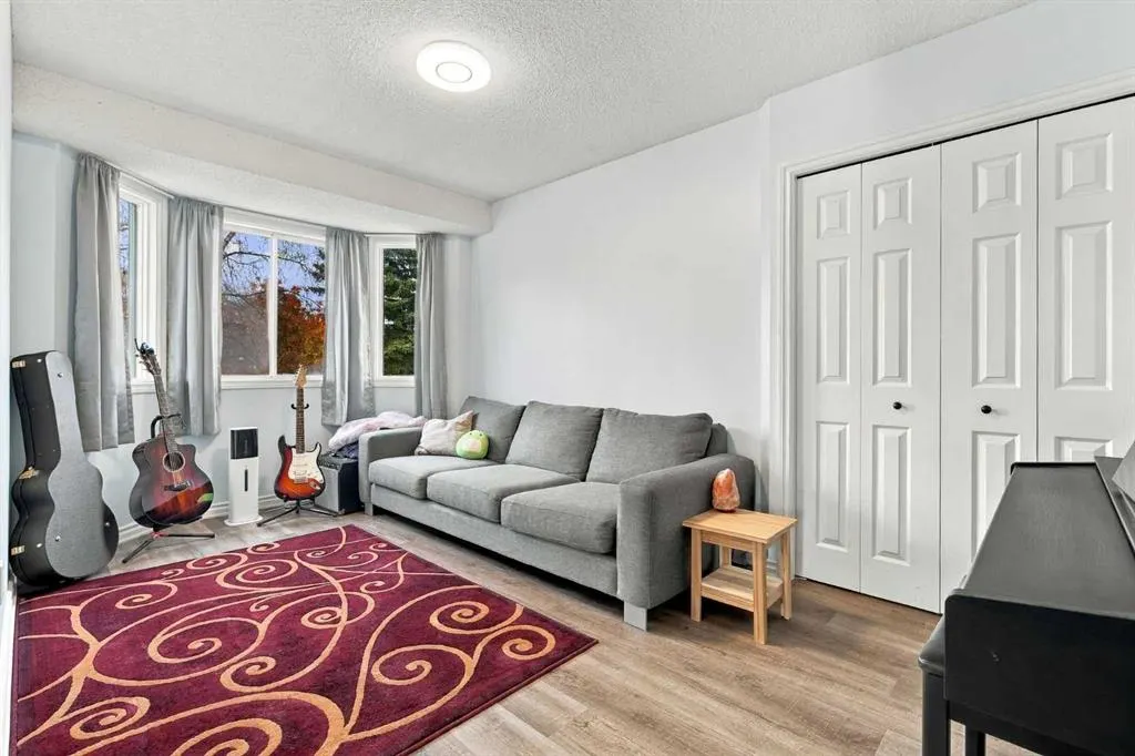 16 Mckenna Place SE