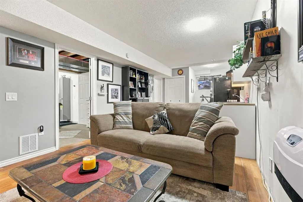16 Mckenna Place SE