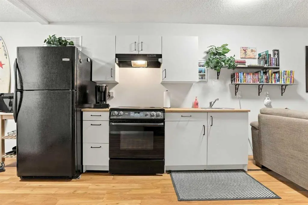 16 Mckenna Place SE