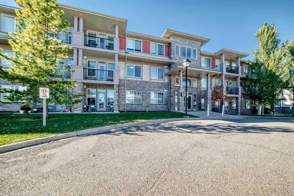 76 Panatella Road NW