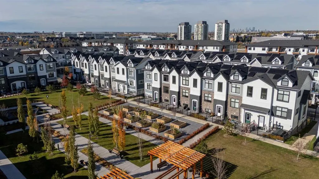 180 Les Jardins Park SE