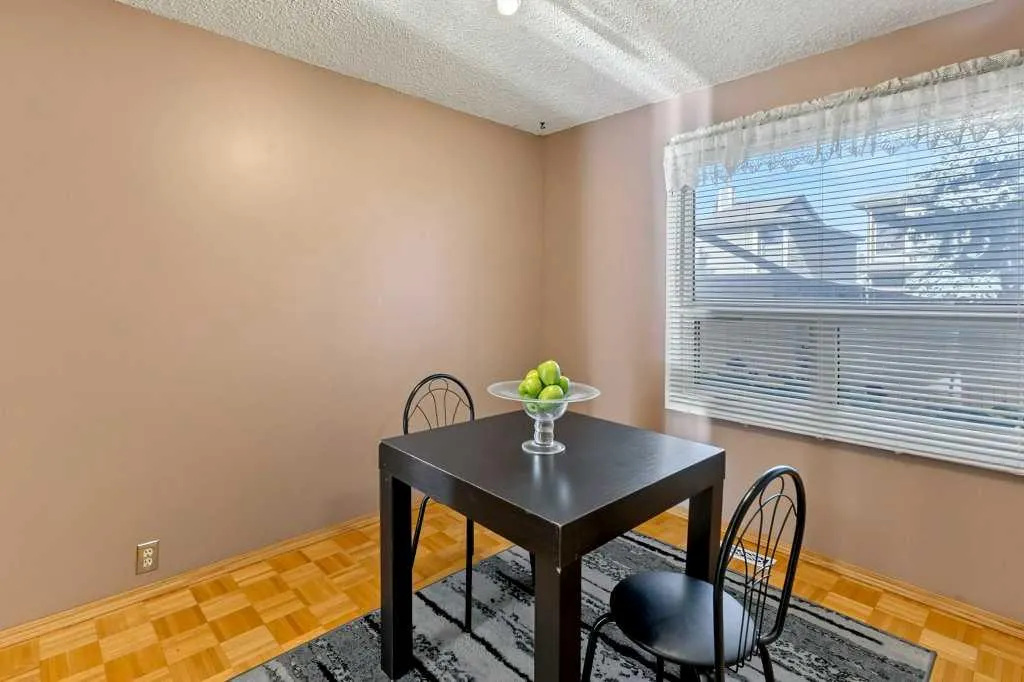 76 Cedardale Crescent SW #28