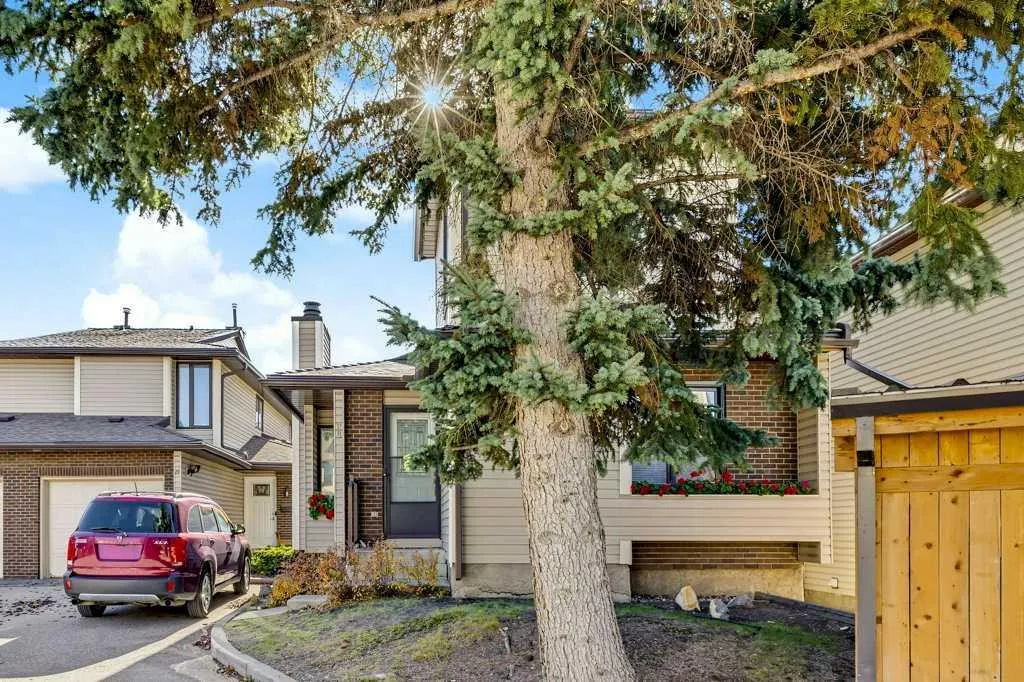 76 Cedardale Crescent SW #28