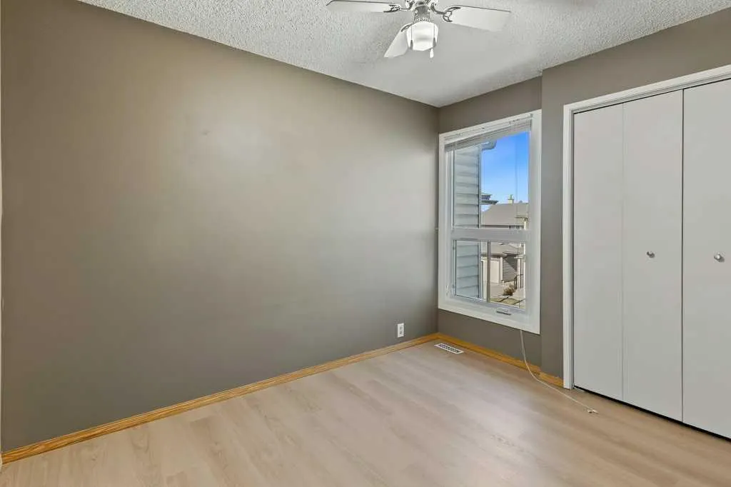 76 Cedardale Crescent SW #28
