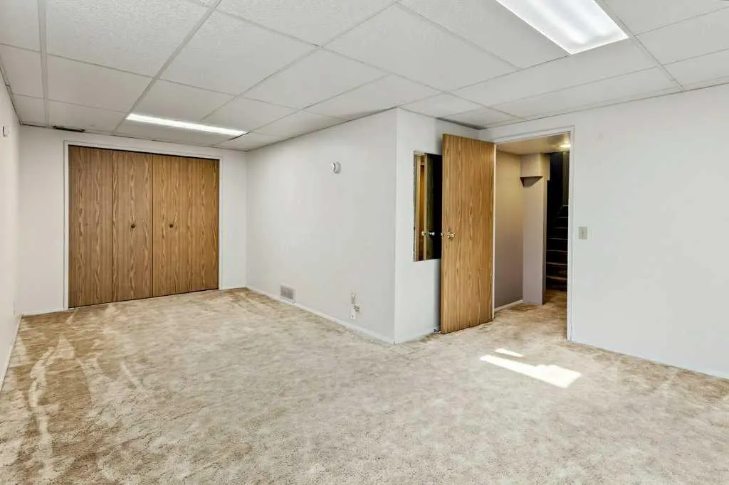 76 Cedardale Crescent SW #28