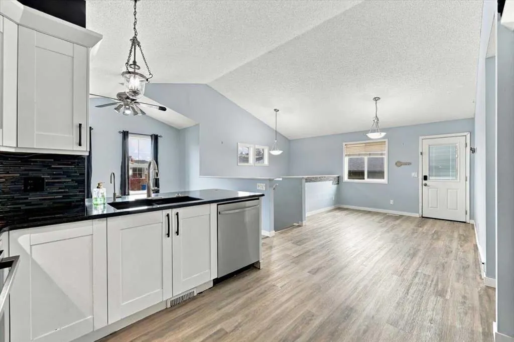 3 Cimarron Meadows Bay