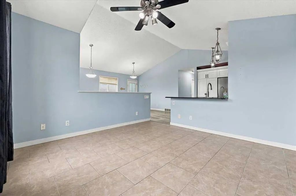 3 Cimarron Meadows Bay