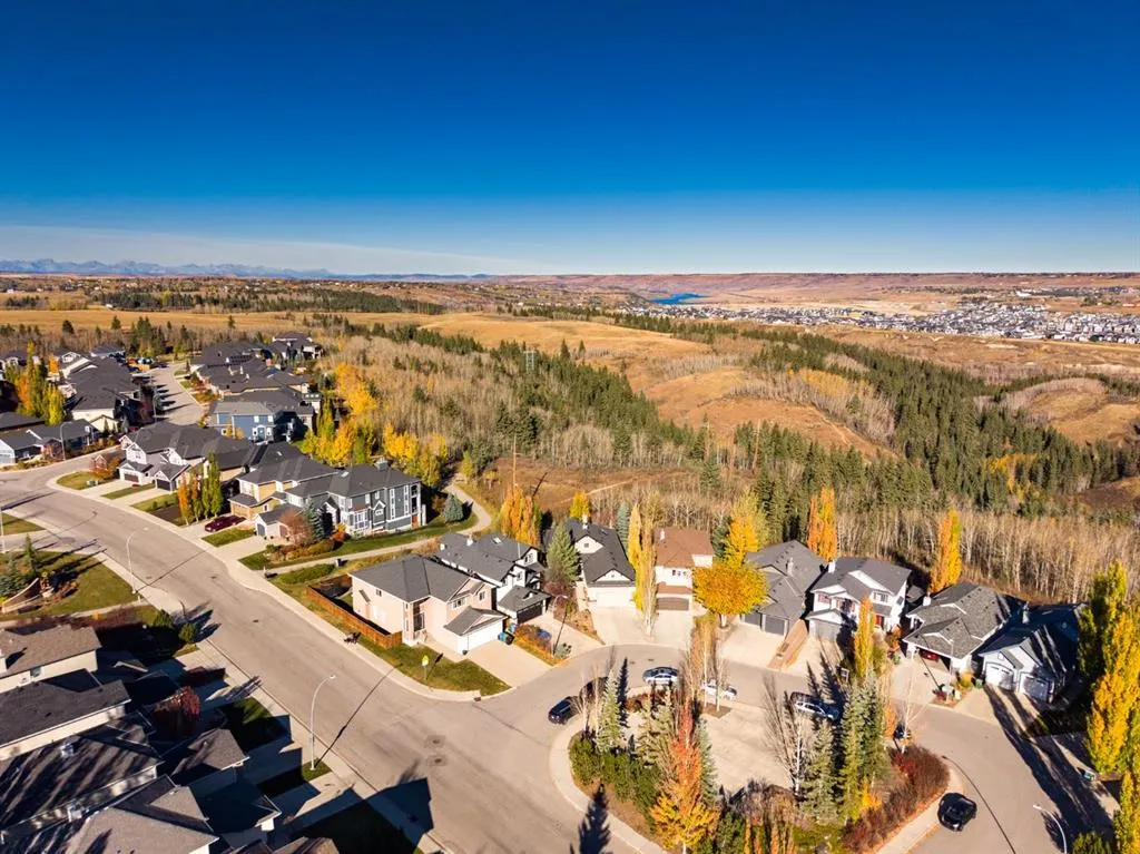 48 Valley Crest Gardens NW