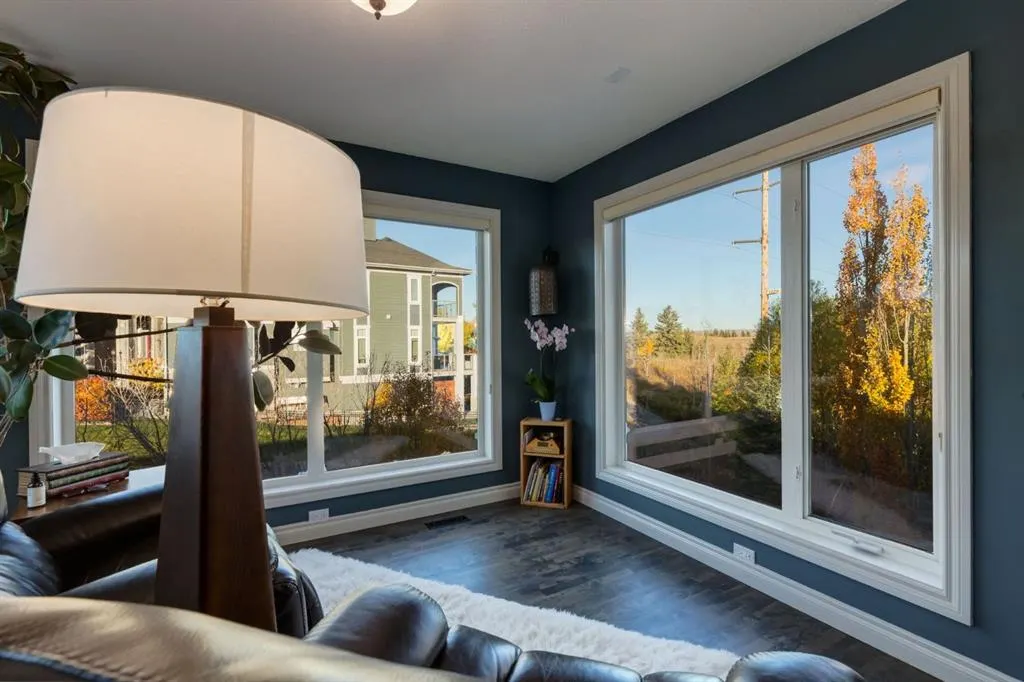 48 Valley Crest Gardens NW