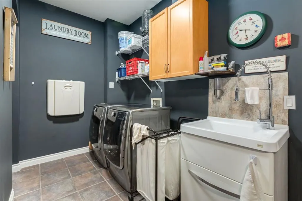 48 Valley Crest Gardens NW