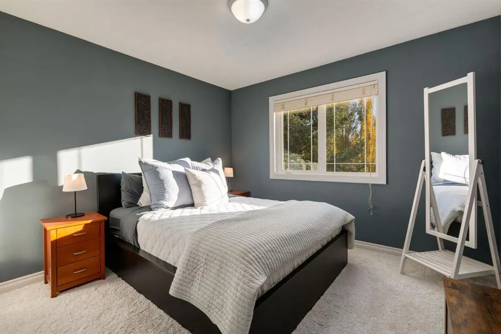 48 Valley Crest Gardens NW