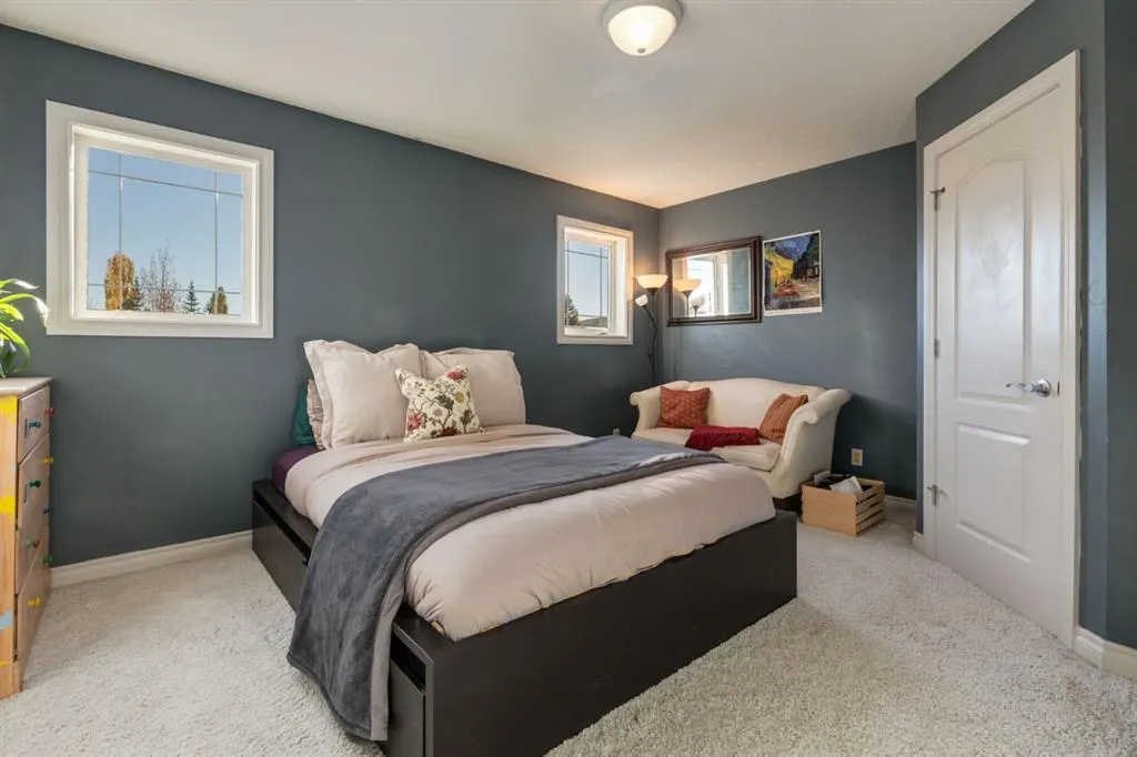 48 Valley Crest Gardens NW