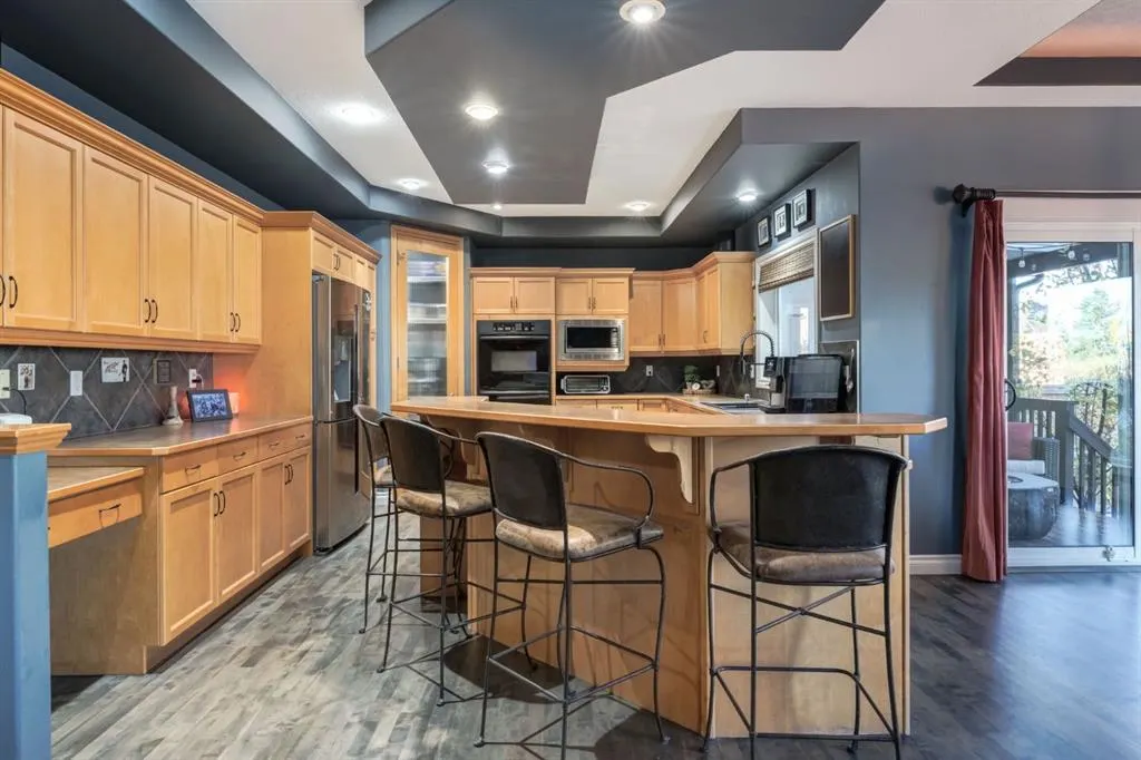 48 Valley Crest Gardens NW