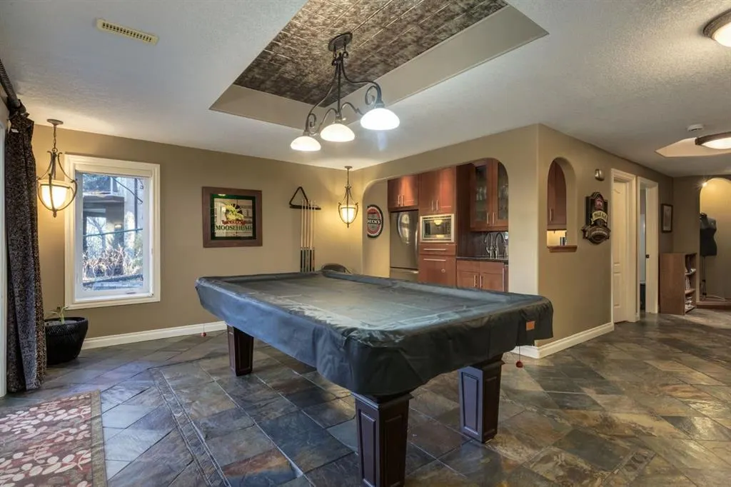 48 Valley Crest Gardens NW