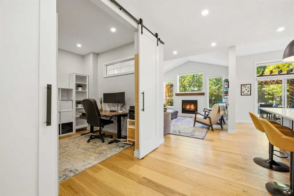 383 Springborough Way SW