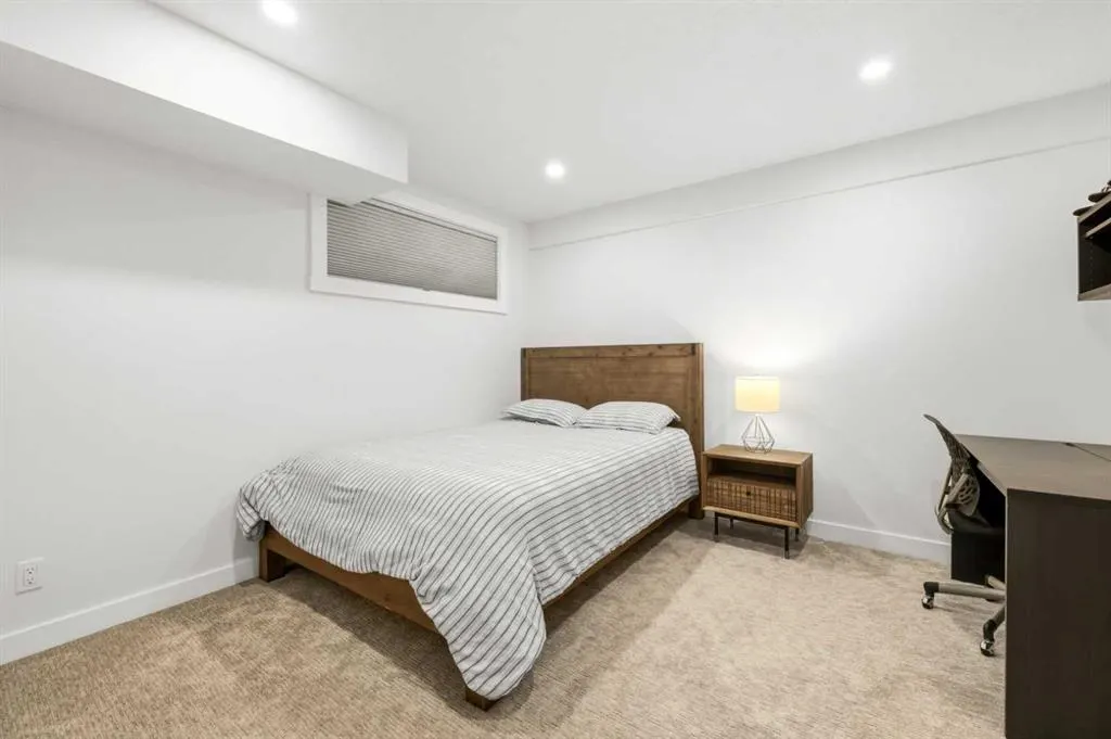 383 Springborough Way SW