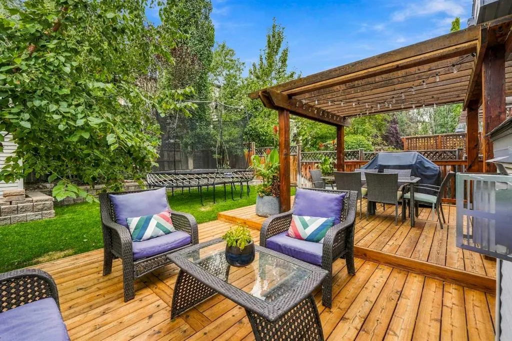 383 Springborough Way SW