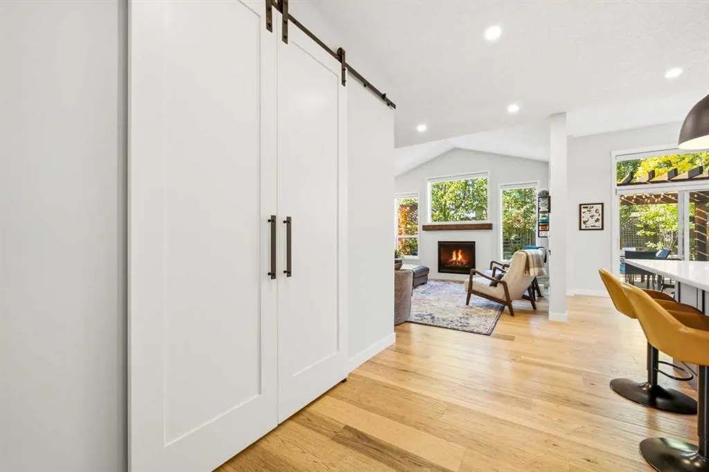 383 Springborough Way SW