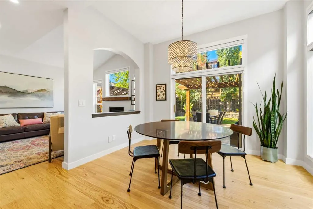 383 Springborough Way SW