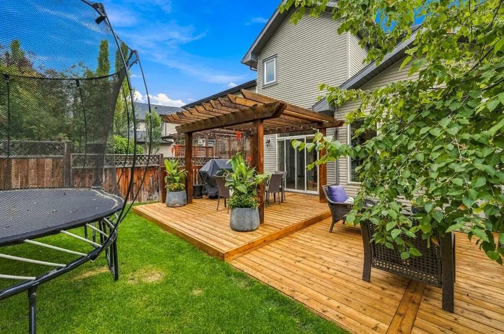 383 Springborough Way SW