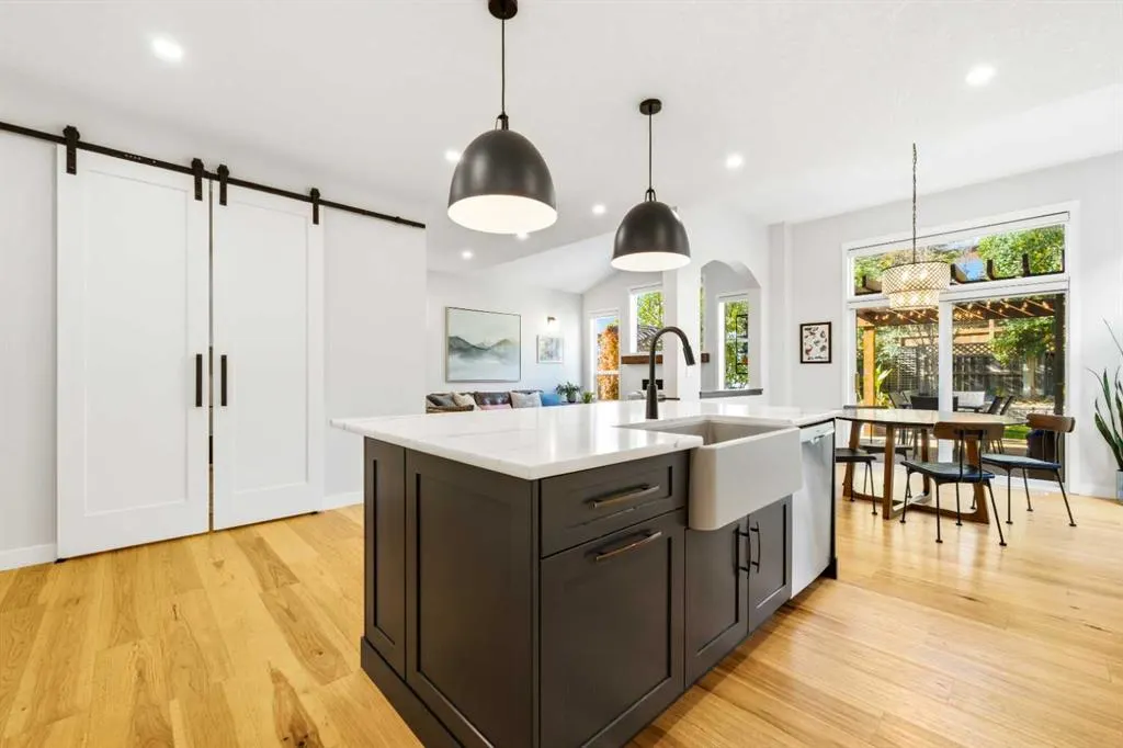 383 Springborough Way SW
