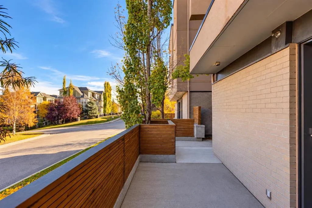 2905 16 Street SW #102