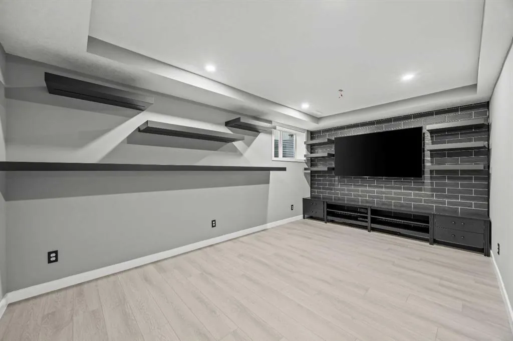 116 Royal Birch Mount NW