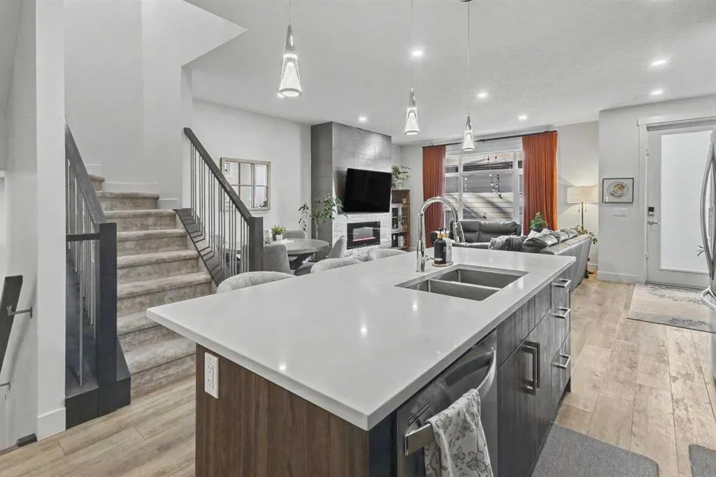 1929 36 Street SW #2