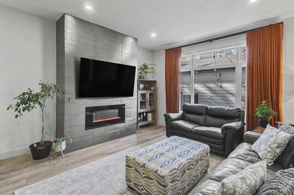 1929 36 Street SW #2
