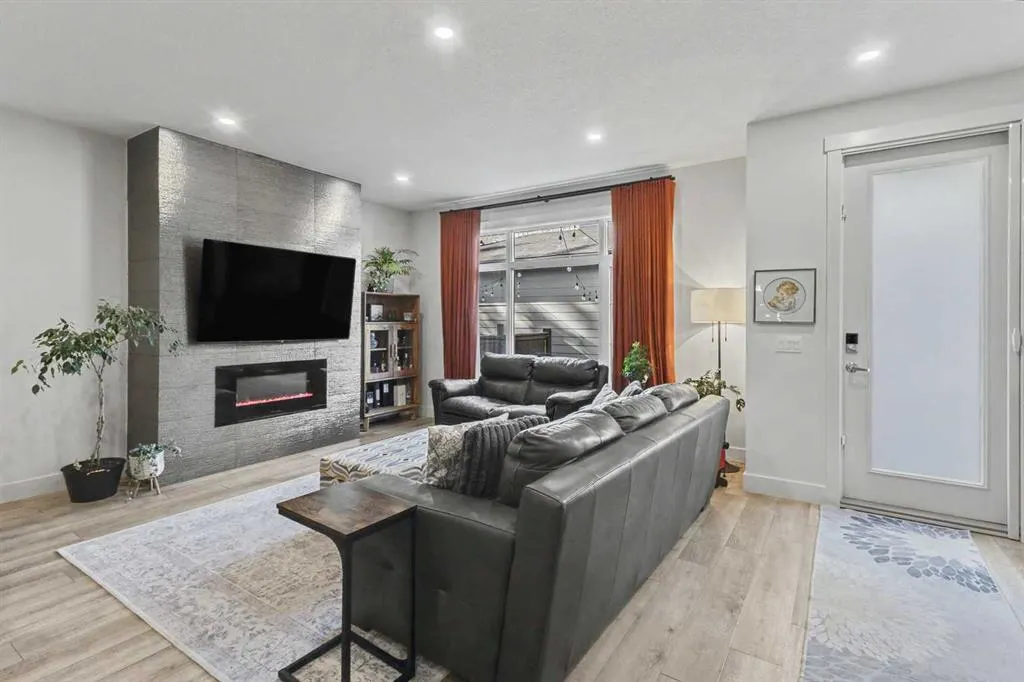 1929 36 Street SW #2