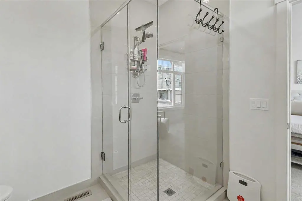 1929 36 Street SW #2