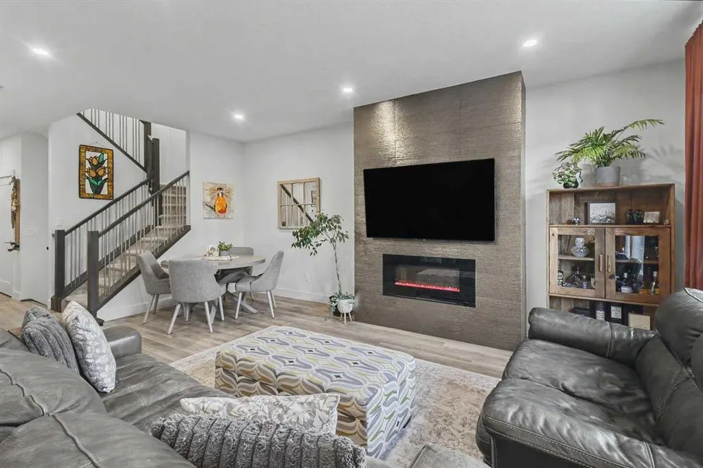 1929 36 Street SW #2