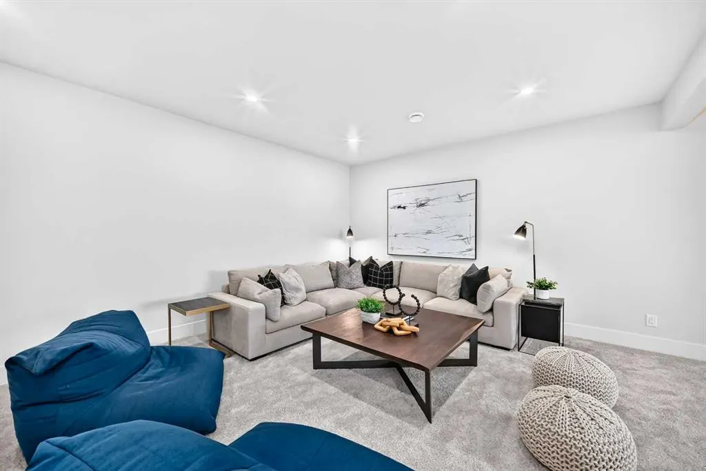 109 Juniper Ridge Crescent