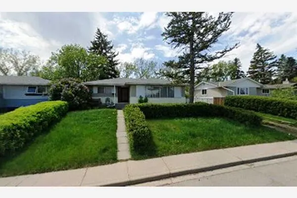 4431 Greenview Drive NE