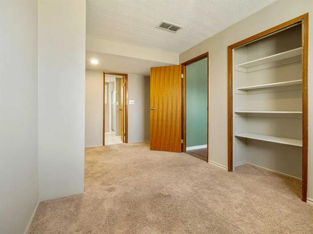 80 Ojibwa Road W