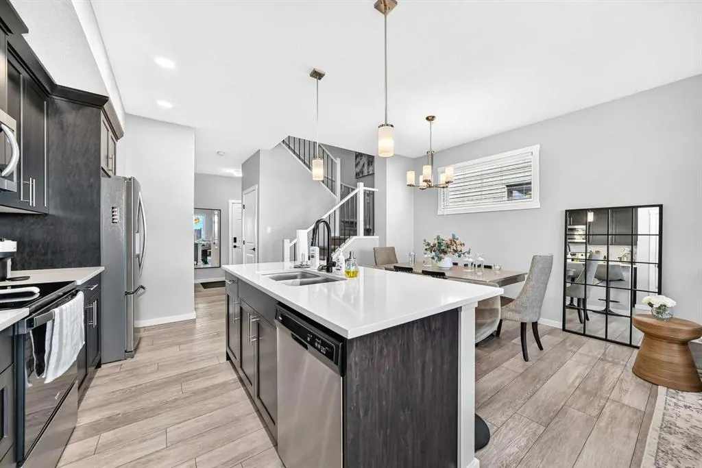 227 Creekstone Way SW
