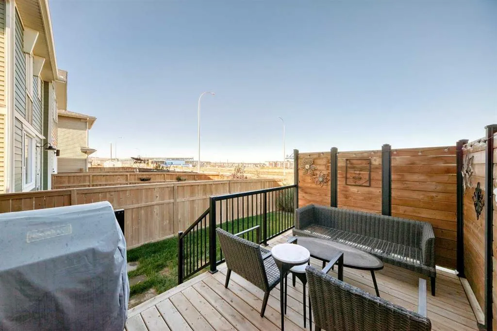 227 Creekstone Way SW