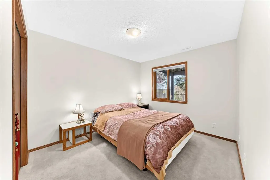 127 Edgebrook Circle NW