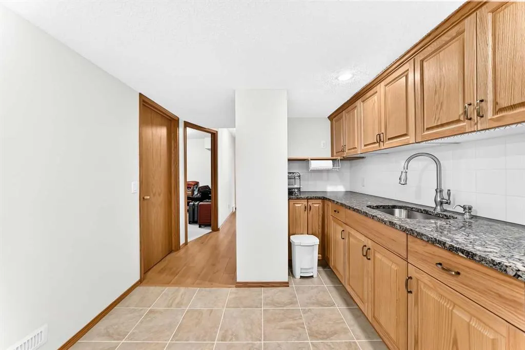 127 Edgebrook Circle NW