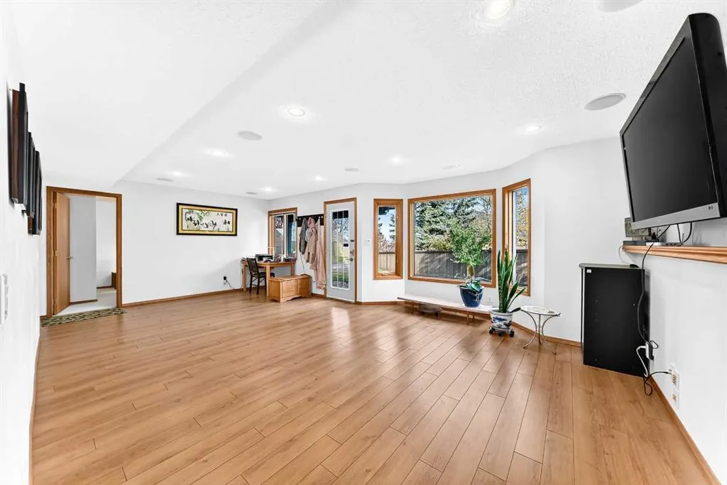 127 Edgebrook Circle NW