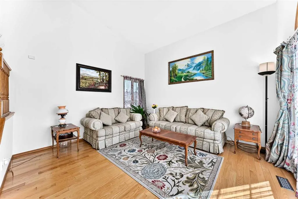 127 Edgebrook Circle NW