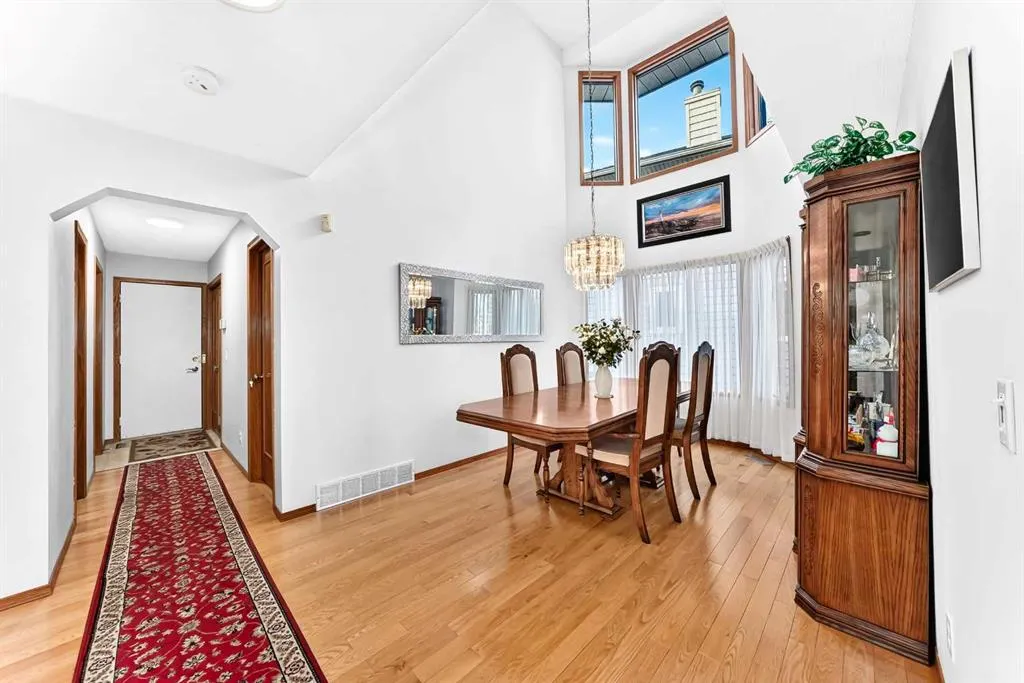 127 Edgebrook Circle NW