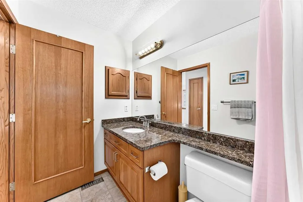 127 Edgebrook Circle NW